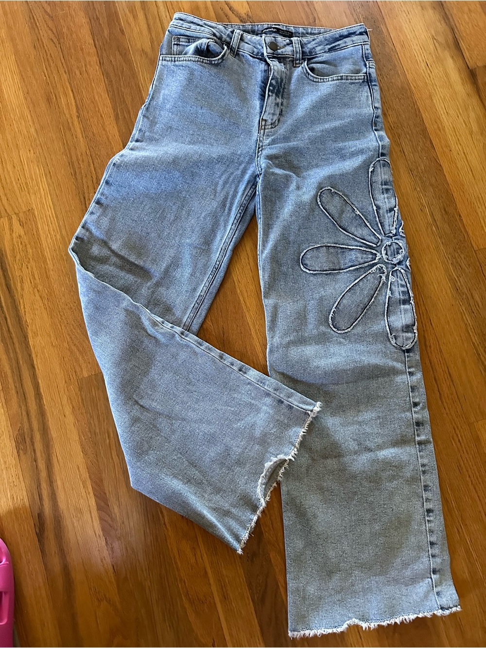Light Blue Straight-Leg Women's Jeans with Daisy Stitch Detail - Picture 3 of 8